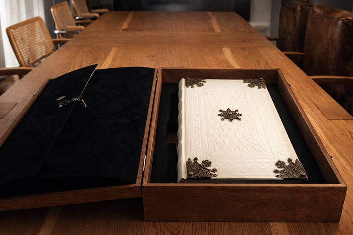 Codex Gigas XXL facsimile – Devil’s Bible collector edition inside luxury wooden presentation case